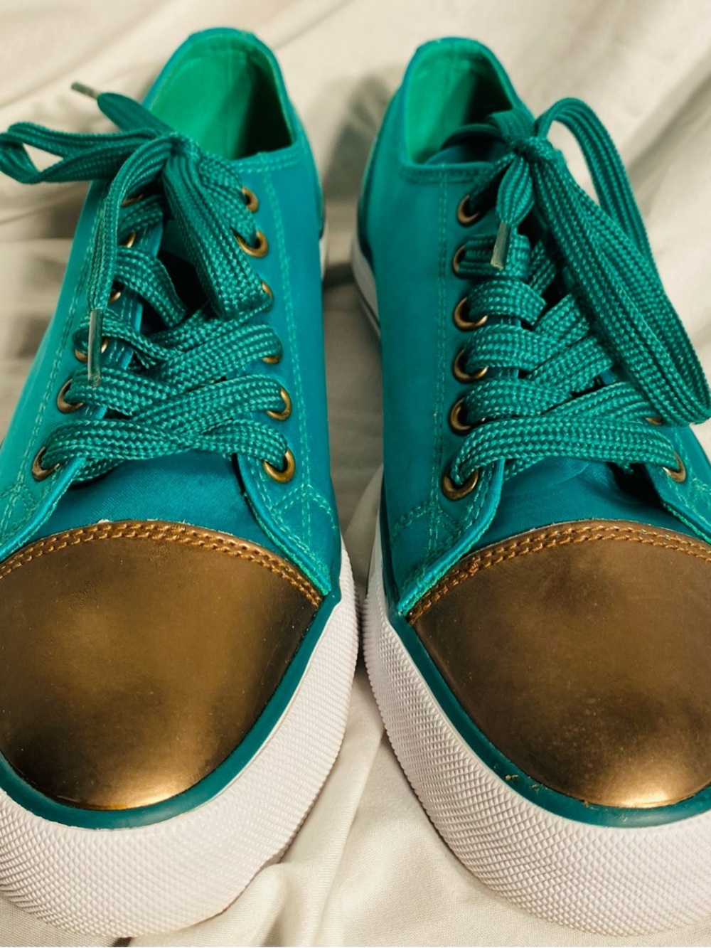 Twiggy LONDON Pagre Teal Gold Metallic Toe Comfort Sneakers Women’s 7.5